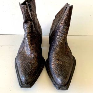 Aldos western snake style boots size 41